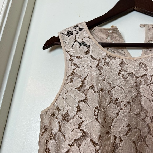 Diane Von Furstenberg DVF classic top, lacy blouse off white Tan sleeveless - Picture 4 of 5